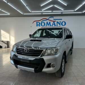 TOYOTA HILUX DX 2,5 4X4 MT 2012