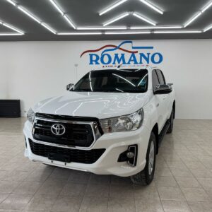 TOYOTA HILUX SR 2,4 4X2 MT L20 2019