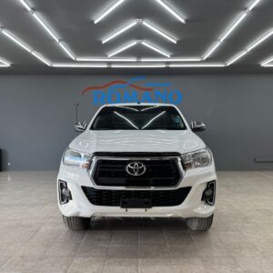 TOYOTA HILUX SR 2,4 4X2 MT L20 2019