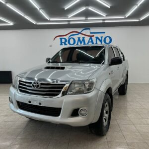 TOYOTA HILUX SR 4X2 MT 2013